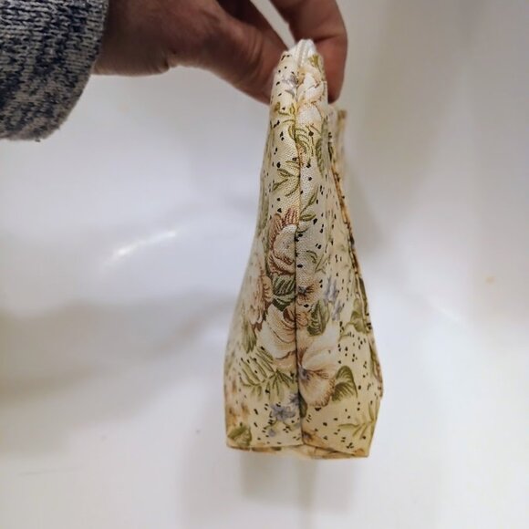 New Zippy Make-Up Cosmetics Toiletries Mini Travel Bag Ivory Lavender Floral - Picture 3 of 7